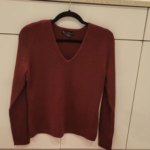 Women's merino wool sweater in rich burgandy. Size M.